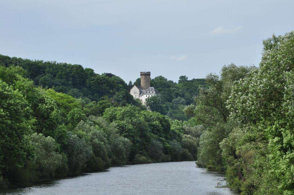 Hotel Gaestehaus Priester Limburg an der Lahn Exterior photo