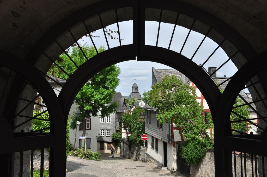 Hotel Gaestehaus Priester Limburg an der Lahn Exterior photo